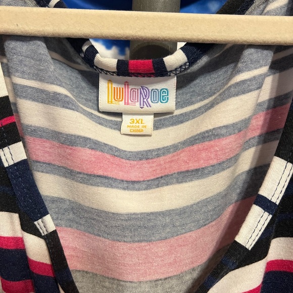 LuLaRoe Riley NWOT - Picture 2 of 3
